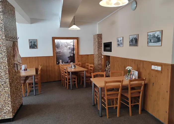 A Restaurace U Knoppa 3* オパヴァ